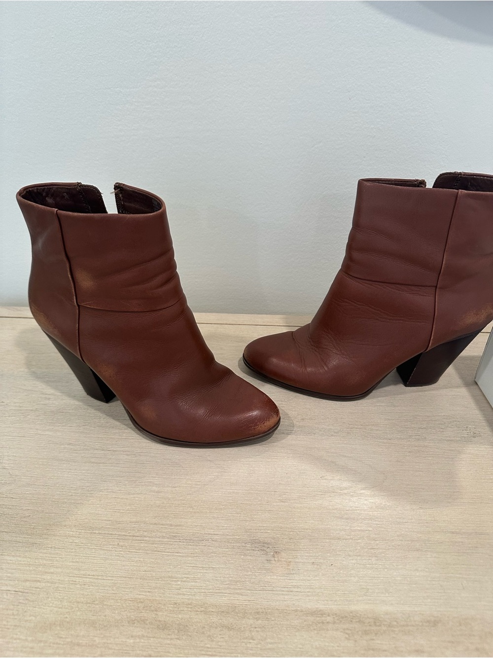 Steve Madden Chestnut Brown Leather Ankle Boots with Block Heel - Picture 2 of 8